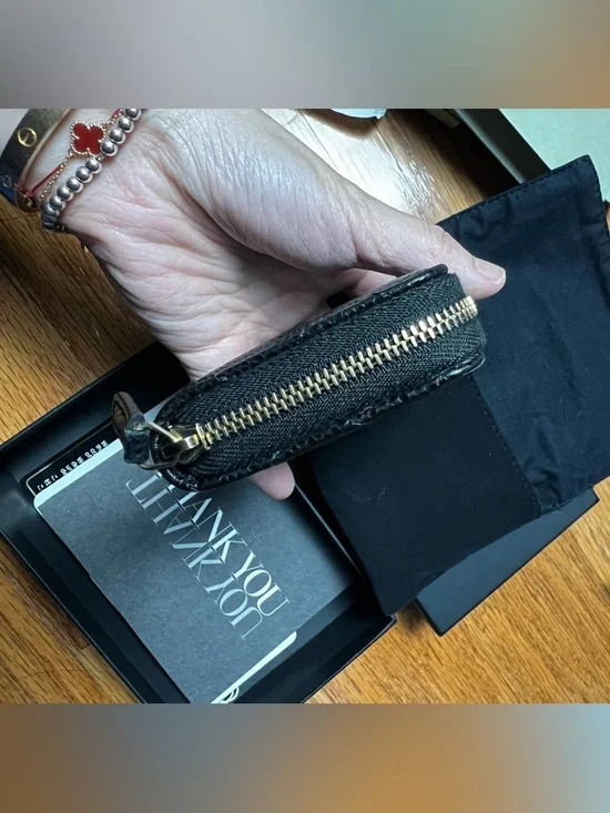 CHANEL Black Quilted Caviar Leather Card Case with Gold Logo - Picture 4 of 11